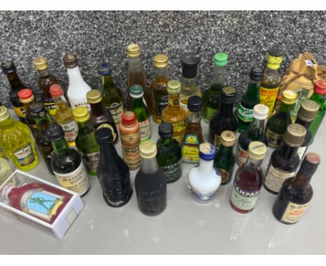 Tub containing a large quantity of Alcohol miniatures - Liqueurs, Scotch etc