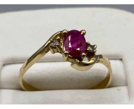 Possible 10kt yellow gold ring with large pink stone and shoulder diamonds, size P1/2 1.4g