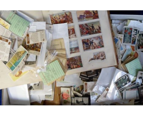 Cigarette &amp; trade cards, a large accumulation of cards in vintage albums &amp; loose, many different manufacturers &amp; 