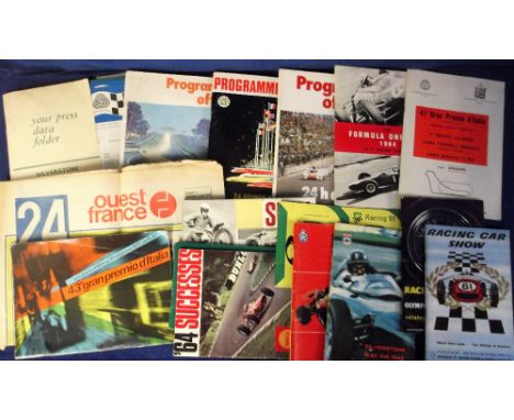 Motorsport / Formula 1, extensive collection of approx. 150 UK and overseas Grand Prix programmes, magazines, brochures etc, 