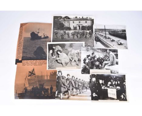 PRESS PHOTOGRAPHY, Second World War and immediate post-war. A mixed group of black and white photographs by Keystone, War Off
