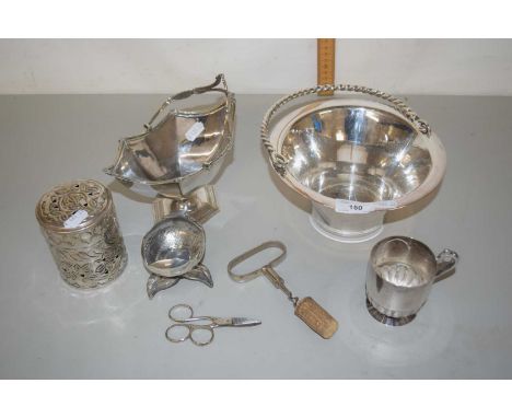 Mixed Lot: Silver plated table baskets and other assorted items