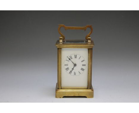 A FRENCH BRASS CARRIAGE CLOCK, circa 1900, H 14.5 cm