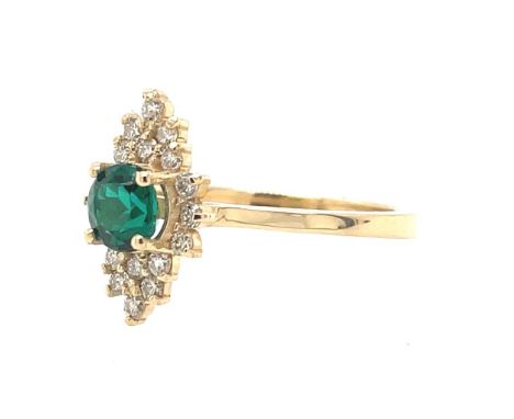 14K YELLOW GOLD RING EMERALD LABORATORY GROWN 0.53 ct TRANSPARENT GREEN 18 DIAMONDS 0.28 ct E-F / VS1-VS2 JEWEL WEIGHT 2.74 g