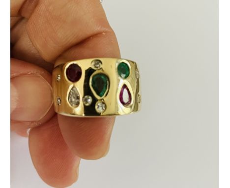 18K YELLOW GOLD RING7 OLD CUT DIAMONDS 0.21 TOTAL CT1 EMERALD 0.36 CT1 EMERALD 0.34 CT1 RUBY â€‹â€‹0.40 CT1 DROP DIAMOND 0.11