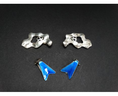 A pair of Oystein Balle sterling silver blue guilloche enamel clip earrings, stamped BALLE 925 S, together with a pair of Mod