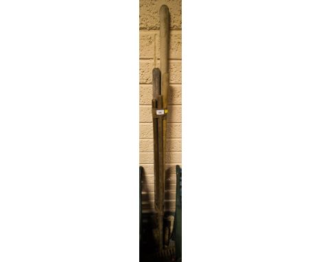 LOT OF GARDEN TOOLS (5)