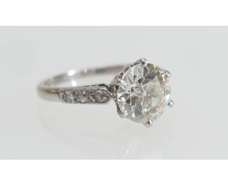 Diamond ring, centred with an old round cut diamond of approx. 1.8cts (7.76mm, depth 4.77mm), estimated as L or M in colour a
