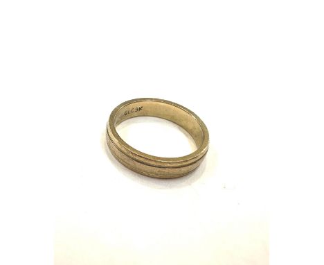 Ladies 9ct gold wedding band, total weight 2.9 grams ring size K