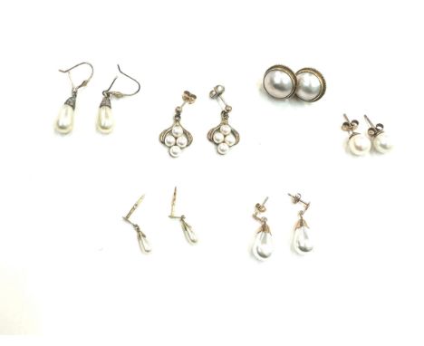 Selection of 9ct gold and pearl earrings