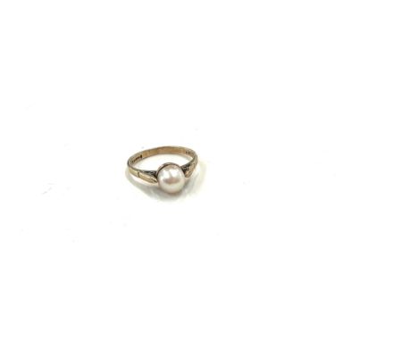 Ladies 9ct gold pearl set dress ring, ring size o/p, date letter M, makers mark JS ltd, total weight 2.7 grams