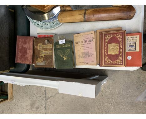 A COLLECTION OF VINTAGE BOOKS - AESOPS FABLES, LITTLE LORD FAUNTLEROY ETC 