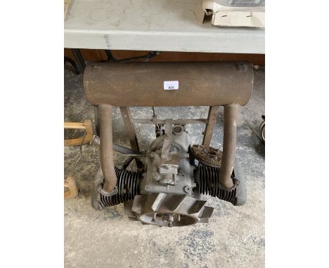 A VINTAGE DOUGLAS MOTORBIKE ENGINE 