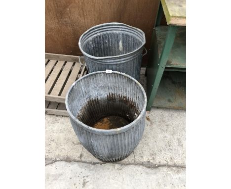 A VINTAGE DOLLY TUB AND FURTHER BIN (2) 