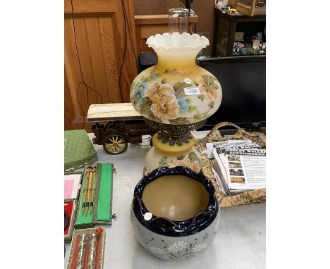 A VICTORIAN HAND PAINTED OIL LAMP WITH DOULTON LAMBETH STONEWARE POT (2) 