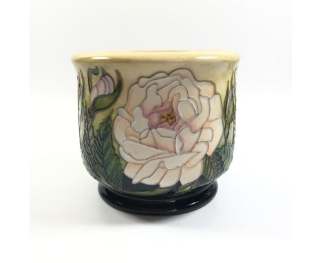 A MOORCROFT POTTERY 'MADAME' PATTERN SMALL PLANTER, HEIGHT 9CM 