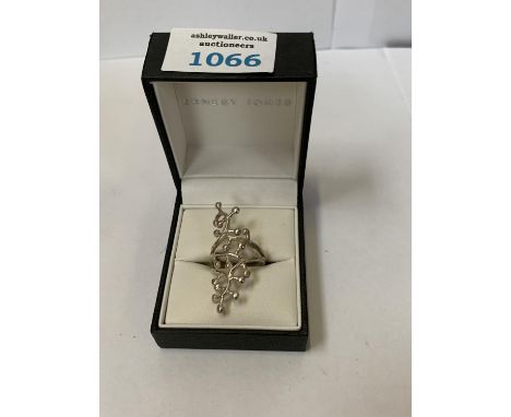 A LADIES SILVER BOXED RING 