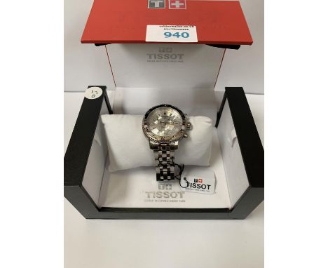 A GENTS BOXED TISSOT WITH 3 SUB DIAL WRIST WATCH 
