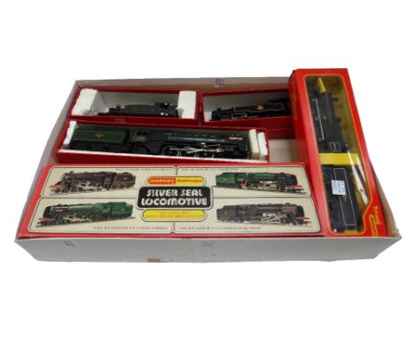 Five Hornby OO gauge locomotives, comprising; an R.859 Class 4-6-0 black five with tender, 'Oliver Cromwell', a BR 43775 loco