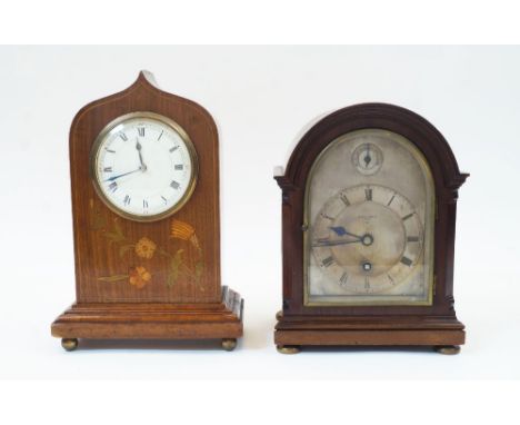 An mahogany mantel timepiece, late 19th / early 20th century, by Barraud & Lunds, the mahogany chase with broken arch pedimen