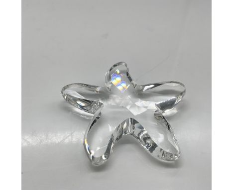 Part of the South Seas collection, this simple design captures this delicate sea creature perfectly. Swarovski backstamp. 762