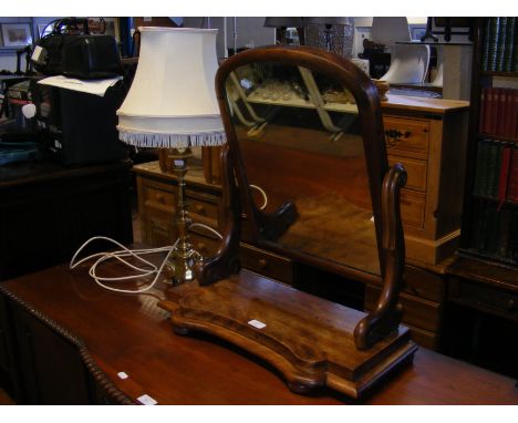 An antique Victorian toilet mirror, together with brass table lamp 