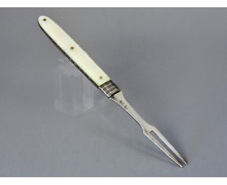 Georgian silver mother of pearl folding fruit fork, circa 1820