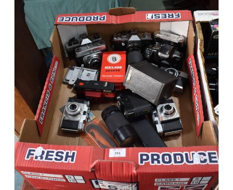 A Collection of Vintage 35mm Cameras, Camera Bodies, Photographic Accessories etc 