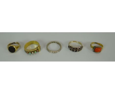 AN INTERESTING PARCEL OF VARIOUS RINGS including Indian gold and elephant-hair buckle ring, 18ct yellow gold signet ring, cor