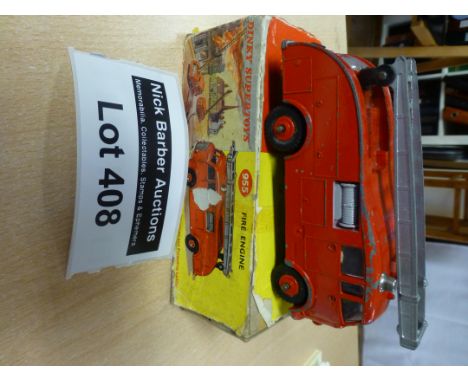 Die-cast : Dinky Supertoys 955 Fire Engine, box and vehicle both in fair condition.