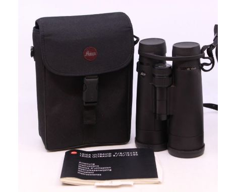 Leica: A pair of Leica Ultravid 10x50 binoculars, complete with lens caps, original Leica case and instruction manual. Binocu