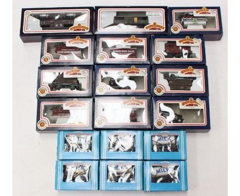 Bachmann: A collection of assorted boxed Bachmann and Hornby OO Gauge rolling stock, to include: 33-650B, 33-500A, 33-329, 33