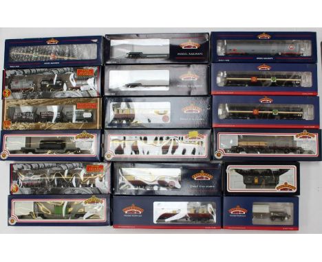 Bachmann: A collection of boxed Bachmann OO Gauge rolling stock, to comprise: 38-221, 38-114, 33-901C, 38-347, 33-826, 39-027