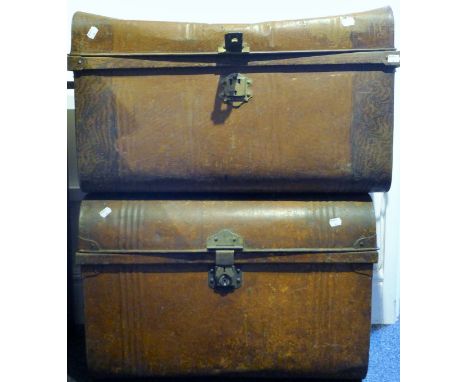 Two vintage tin trunks containing various porcelain, etc. The largest 72 cm wide.