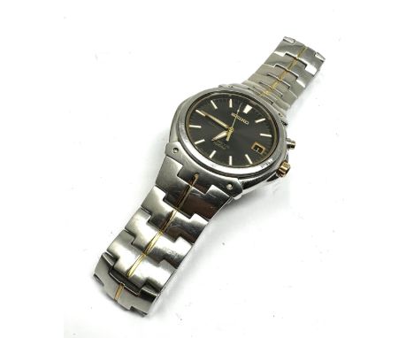 Seiko kinetic 100m gents wristwatch the watch is ticking