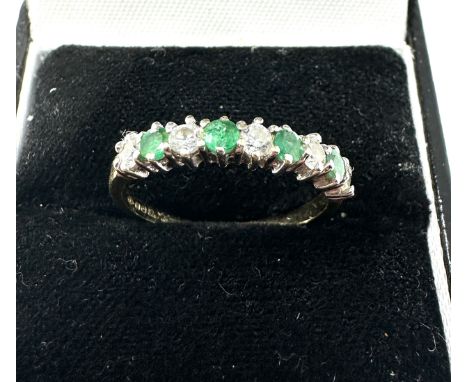 9ct gold emerald &amp; white gemstone ring weight 1.5g