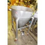 Mobile SS Coned Vacumax Hopper