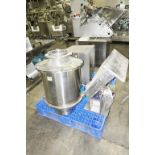 Quadro U30 Comil, Wall/Column Mount