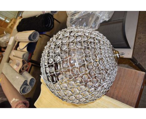Pendant light with shade