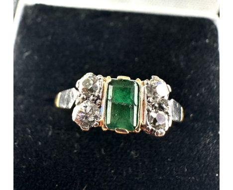 Antique 22ct & 18ct gold old cut diamond & emerald ring weight 3.4g crack to opal