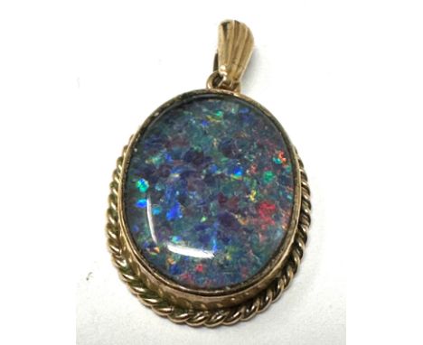 9ct gold opal doublet pendant measures approx 2.5cm drop weight approx 3g xrt tested