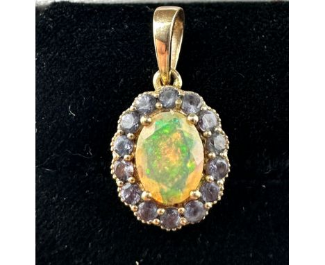 10ct gold opal &amp; tanzanite pendant weight 2.2g measures approx 2cm drop