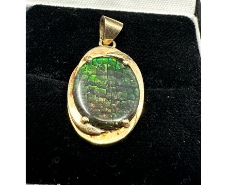 9ct gold named doublet opal pendant weight approx 3g measures approx 2.6cm drop