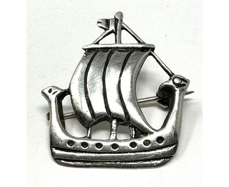 Small Vintage iona viking ship brooch 