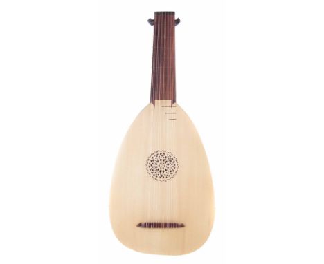 Early Music Shop Renaissance lute with hard case