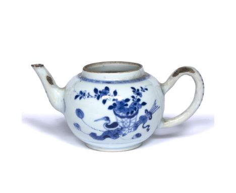 Blue and white porcelain teapot Chinese, Kangxi (1662-1722) decorated with a scroll to one side, the reverse with bird and "a