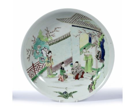 Famille verte dish Chinese, Kangxi (1661-1722) painted with figures on a palace terrace, with two attendants holding fans, th