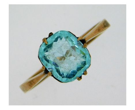 A 9ct gold ring set with topaz, 2.3g, size R