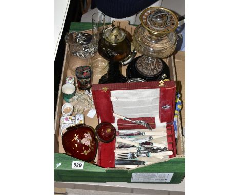 A BOX OF CERAMICS, OIL LAMPS, METAL WARES AND SUNDRY ITEMS, to include five elephants from the Wade Treasures Elephant Train 