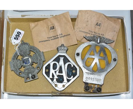 THREE VINTAGE CAR BADGES AND TWO AA ENVELOPES CONTAINING EMERGENCY ROADSIDE KEYS, the car badges, comprising a 'Royal Irish A